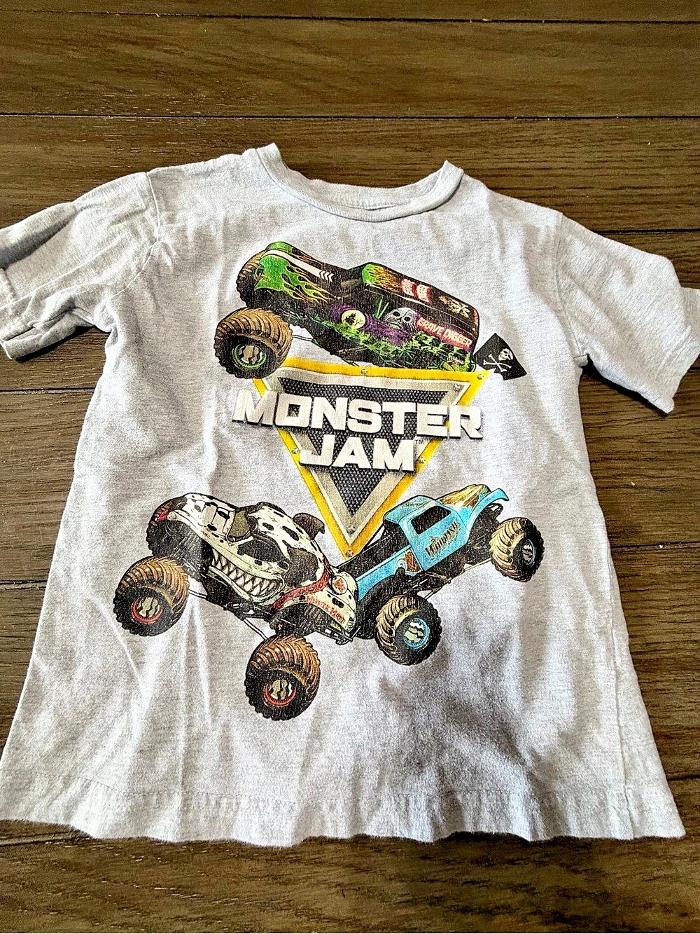 Monster Jam graphic tee Gray Boys Size 6